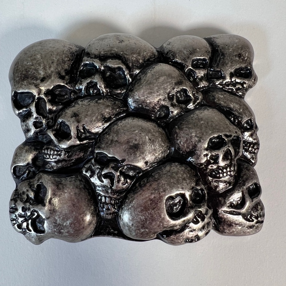 Bold Silver Skull Belt Buckle